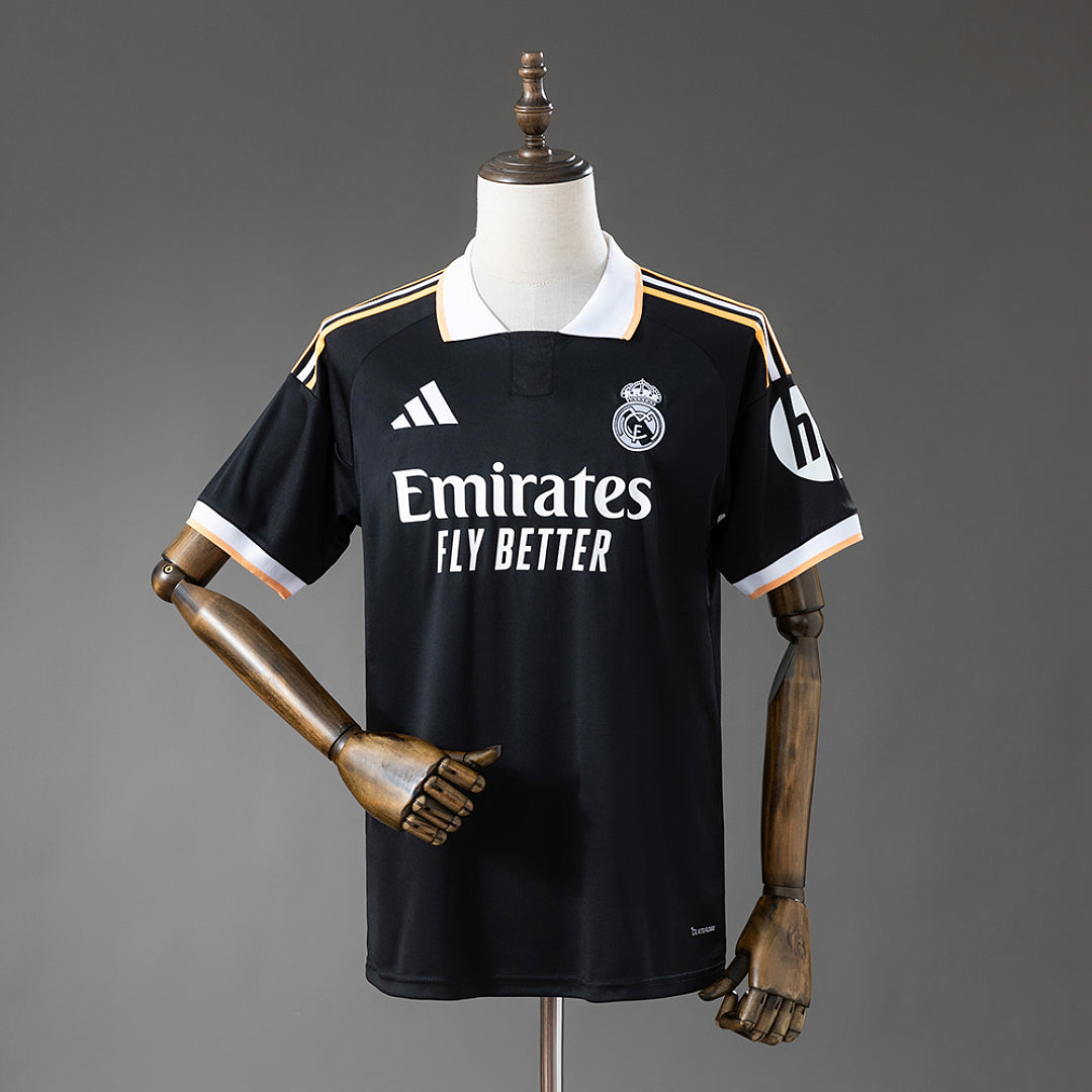 Real Madrid 26-27 Edición Concept Negra (Fan Version)