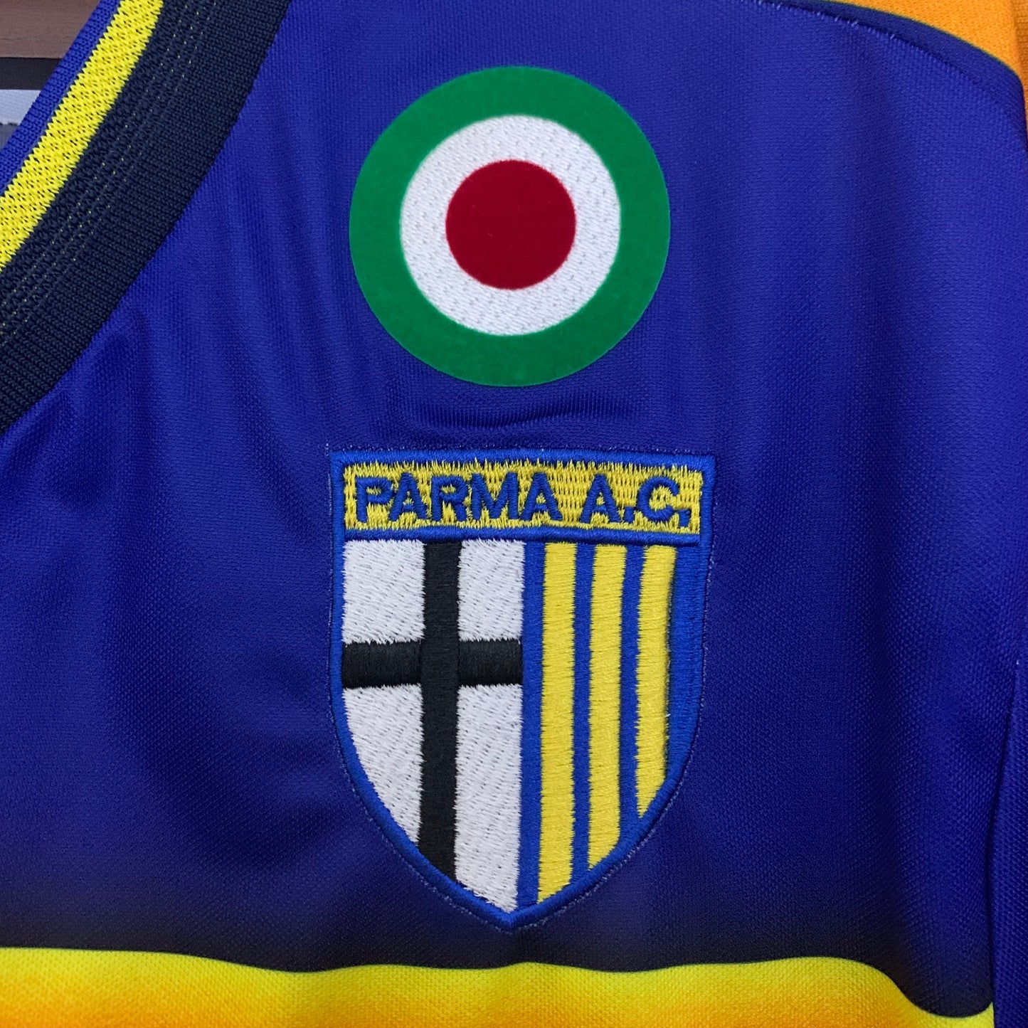 Retro Parma 02-03 Local