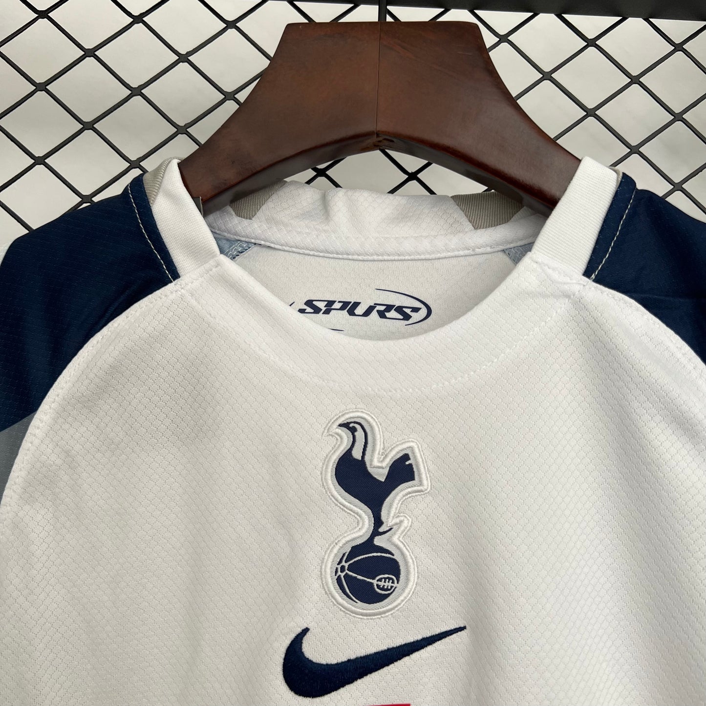 Tottenham 25-26 Local (Niño)