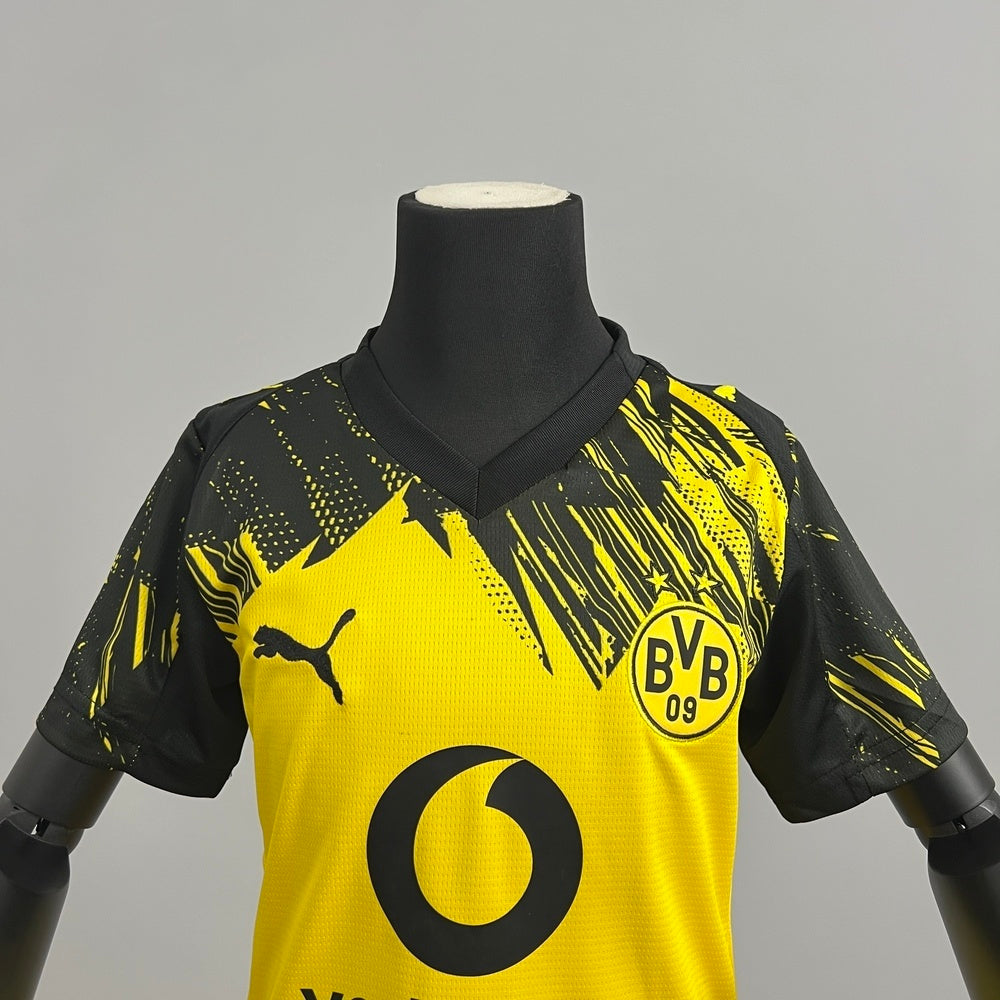 Borussia Dortmund 25-26 Local (Niño)