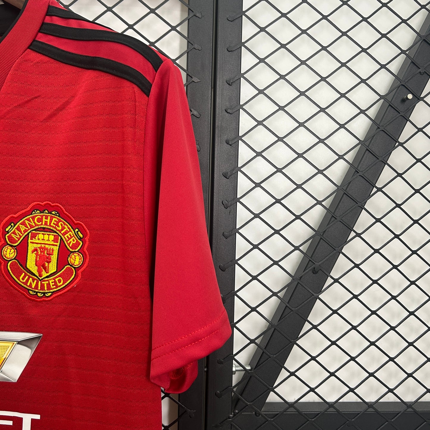 Retro Manchester United 18-19 Local