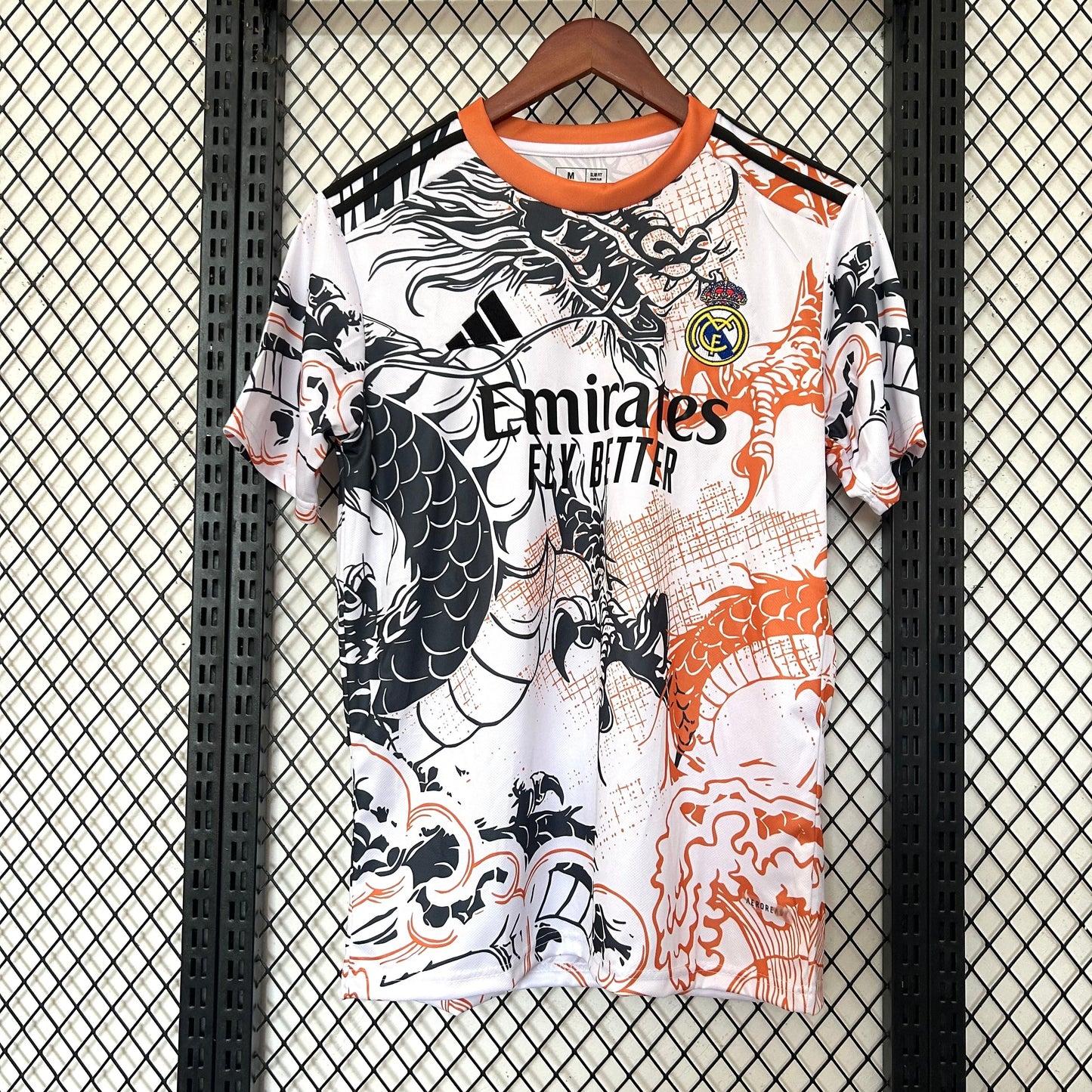 Real Madrid 2025 Edición Especial (Fan Version)