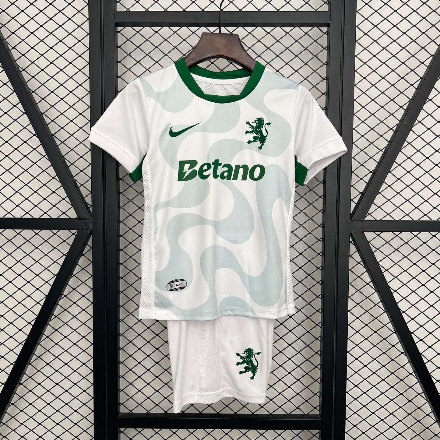 Sporting Lisboa 25-26 Visitante (Niño)