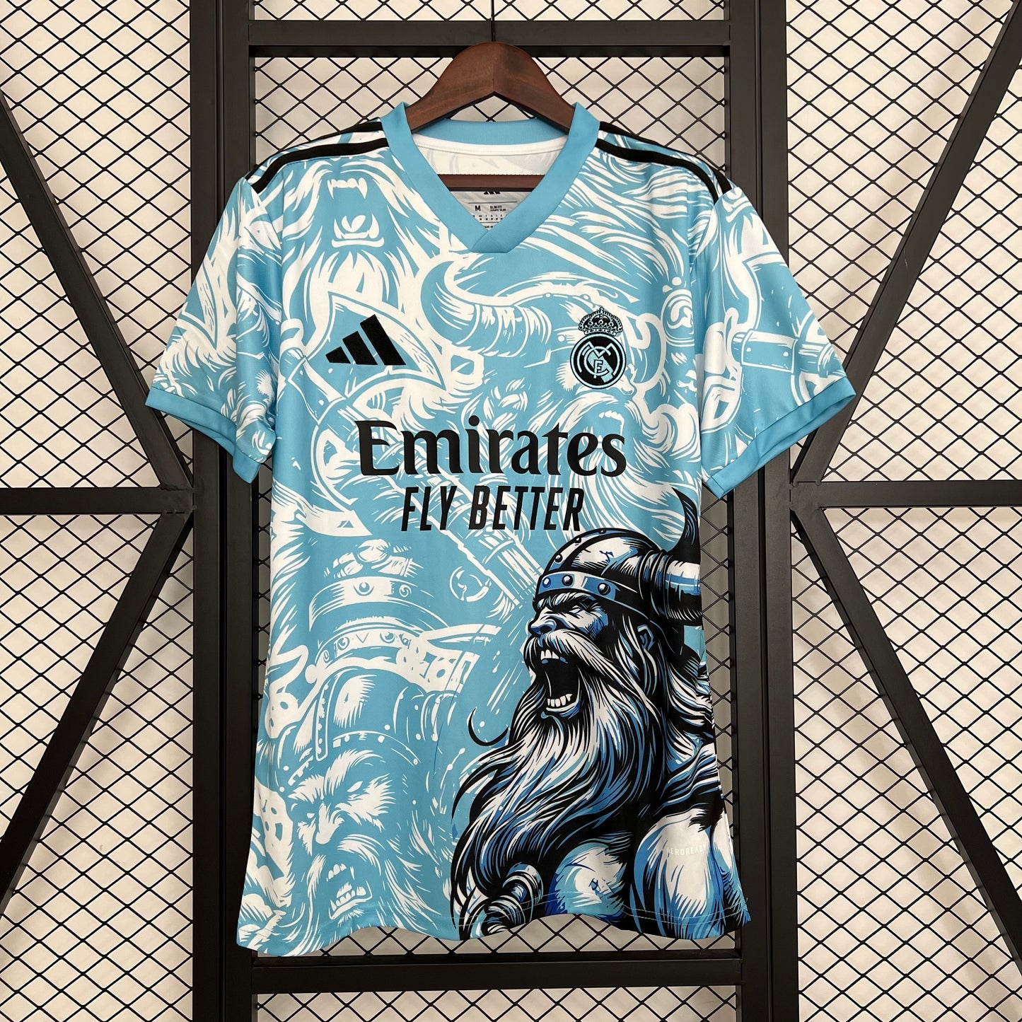 Real Madrid 2025 Edición Especial (Fan Version)