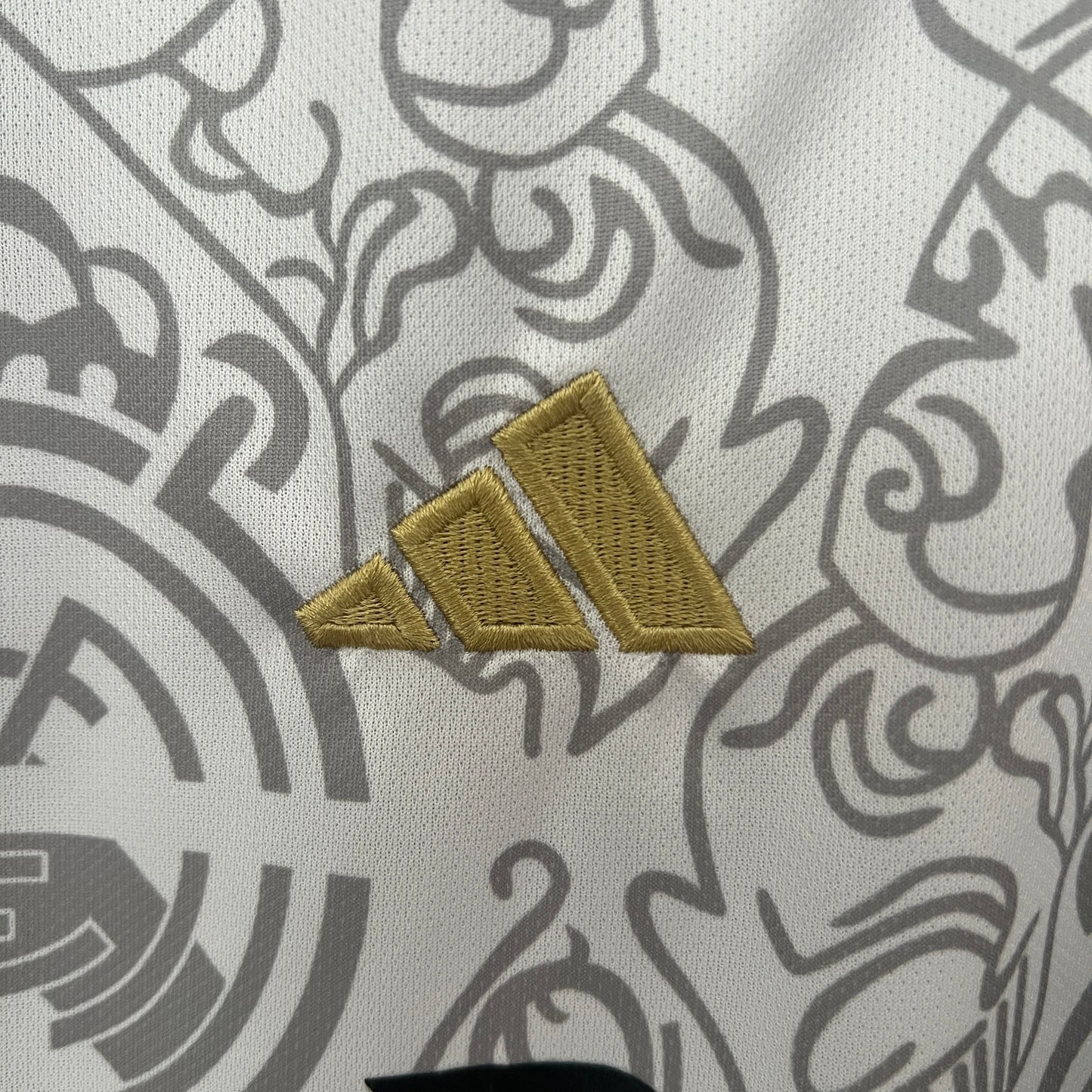 Real Madrid 2024 Edición Especial (Fan Version)