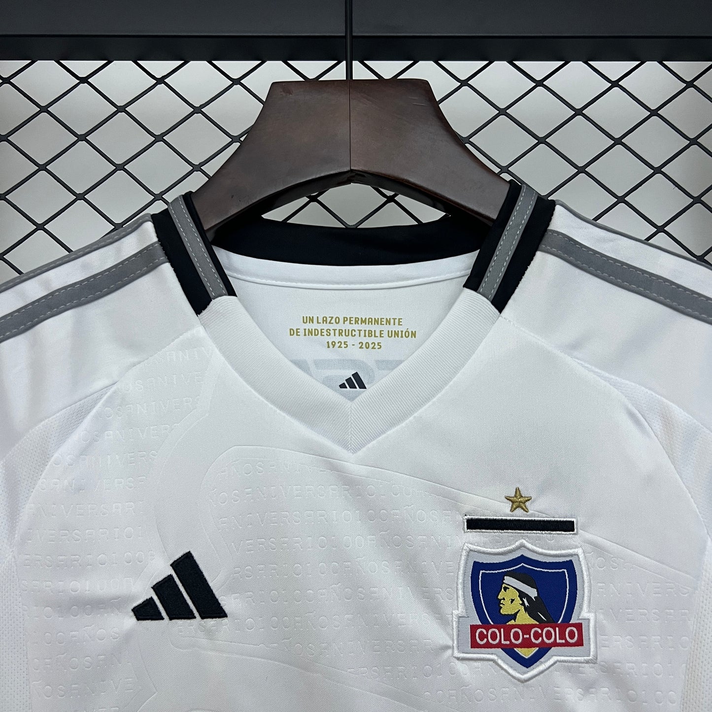Colo‑Colo 2025 Local (Niño)