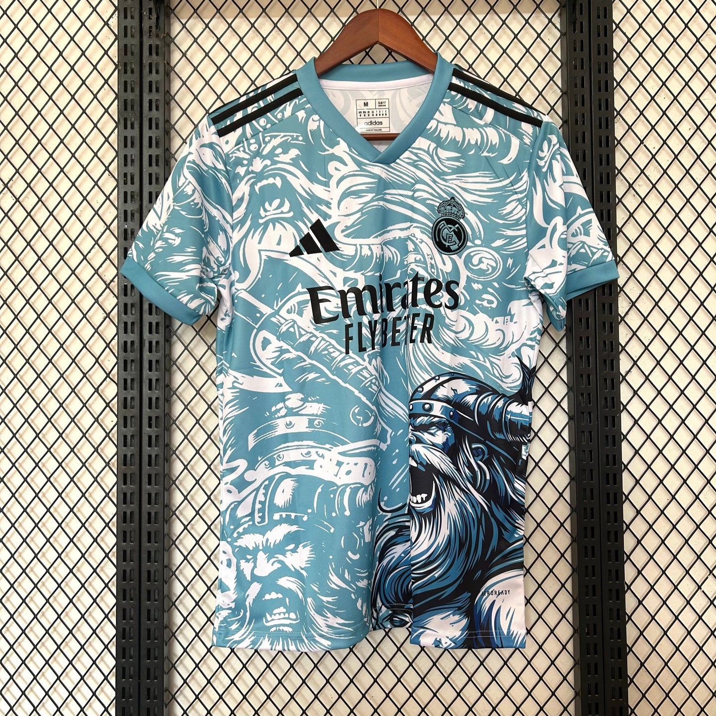 Real Madrid 2025 Edición Especial (Fan Version)