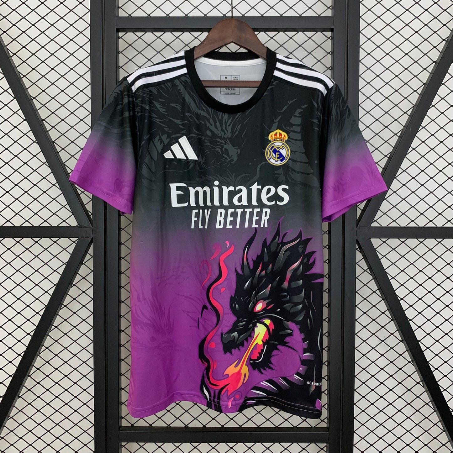 Real Madrid 2025 Edición Especial (Fan Version)