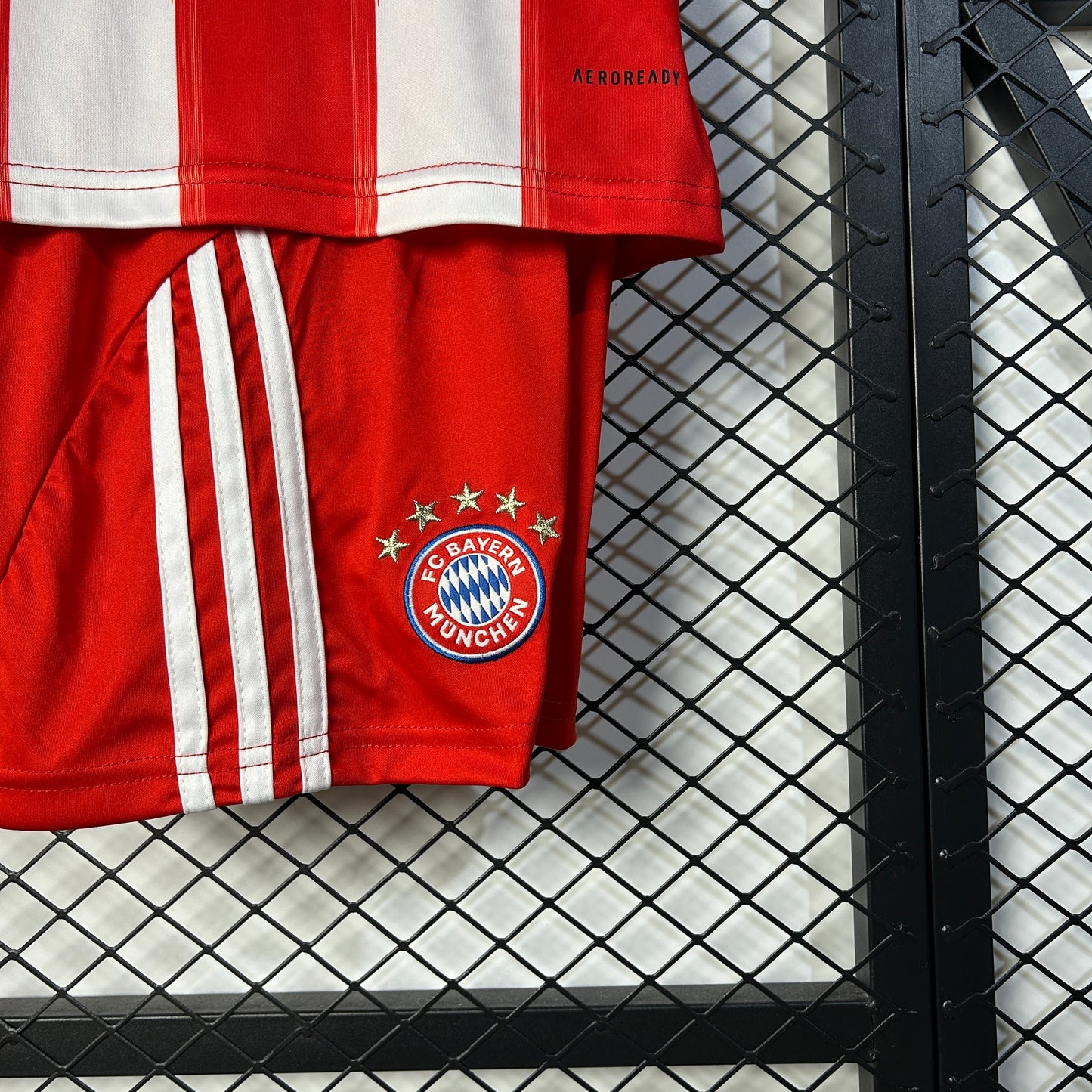 Bayern de Múnich 25-26 Local (Niño)