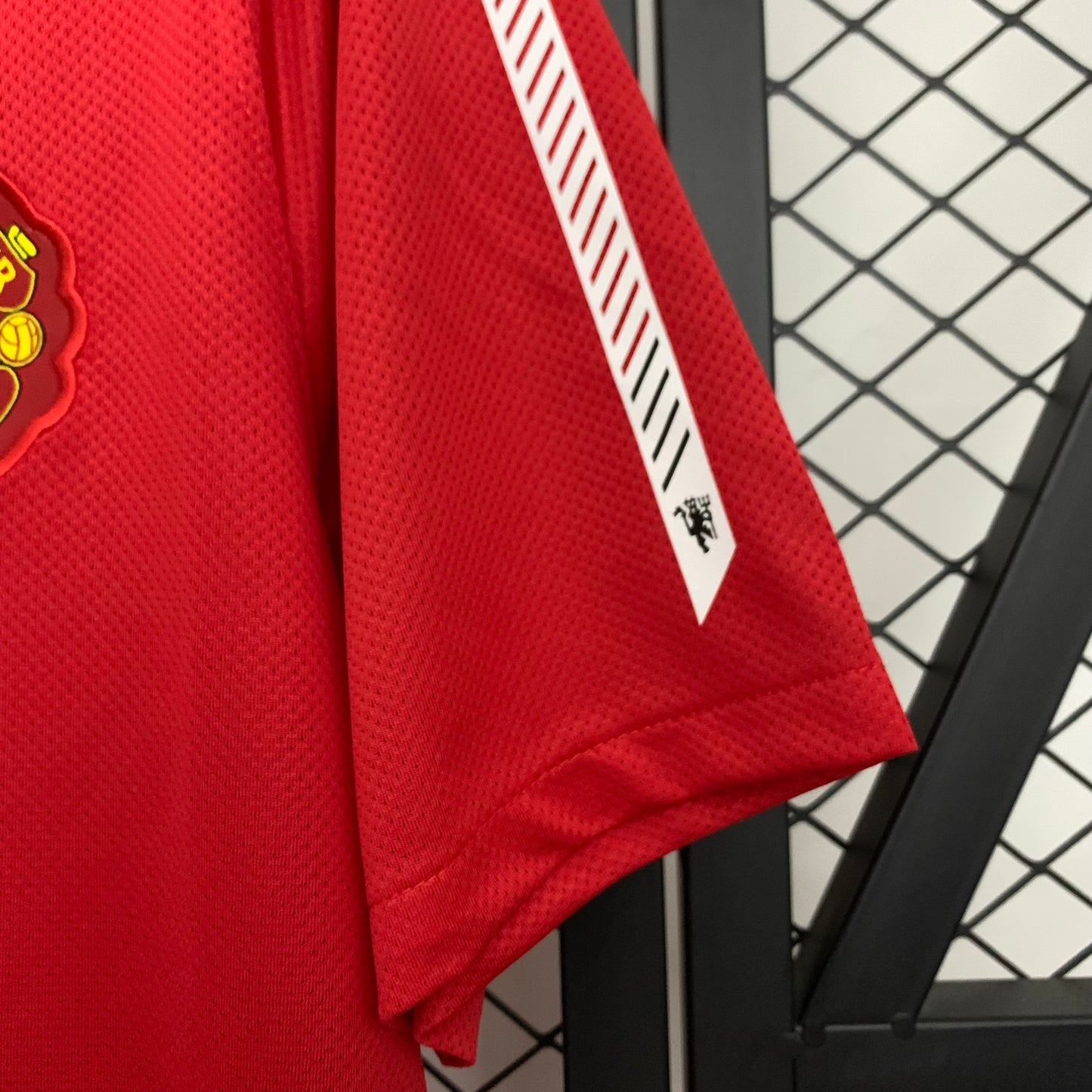 Retro Manchester United 10-11 Local