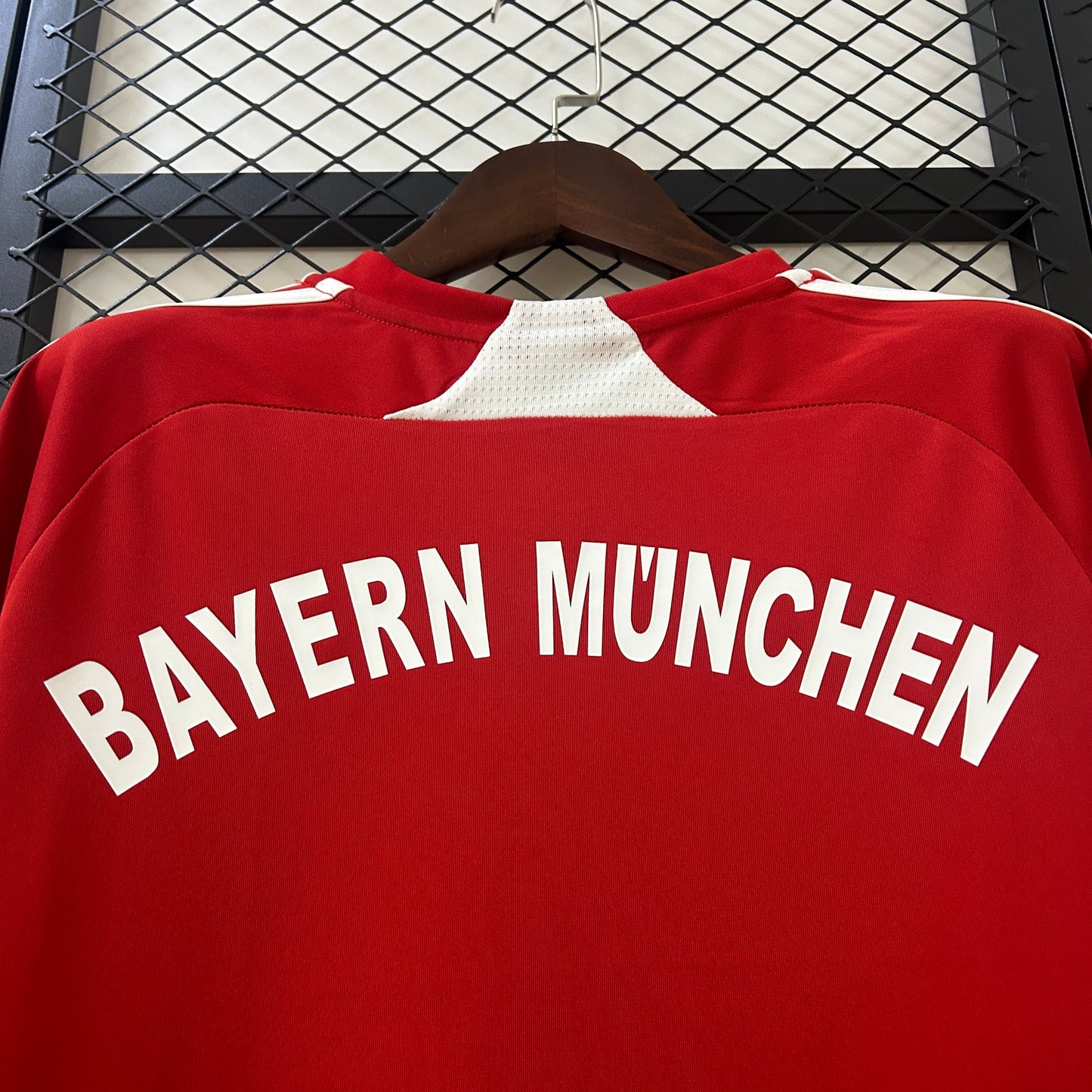 Retro Bayern Munich 05-06 Local