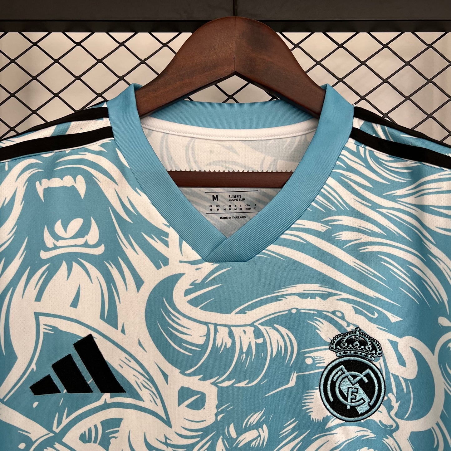 Real Madrid 2025 Edición Especial (Fan Version)