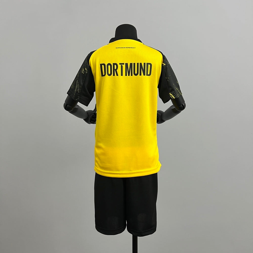 Borussia Dortmund 25-26 Local (Niño)