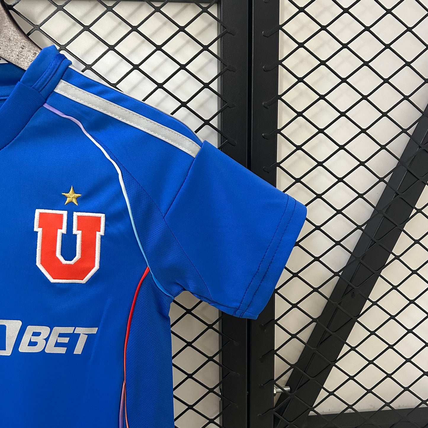 Universidad de Chile 2025 Local (Niño)