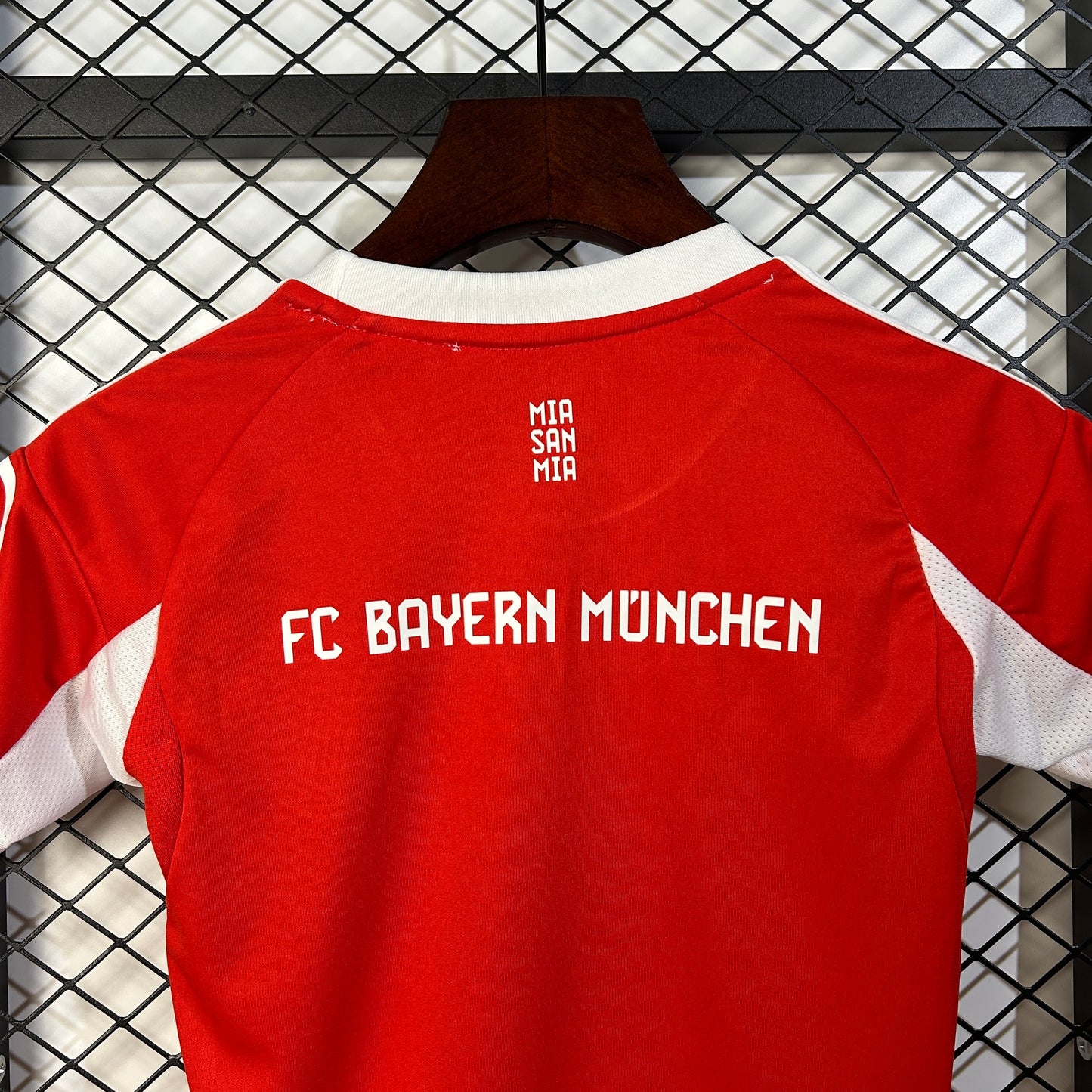 Bayern de Múnich 25-26 Local (Niño)