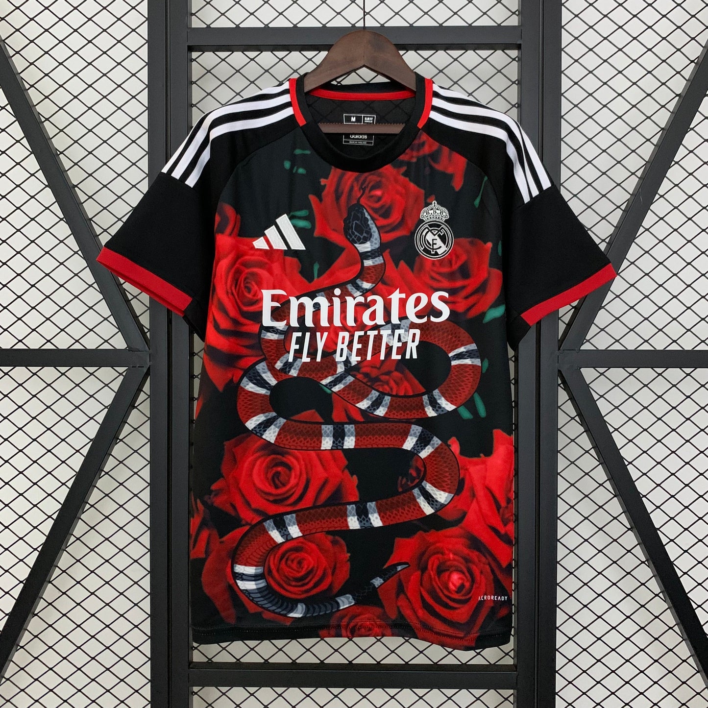 Real Madrid 2025 Edición Especial (Fan Version)