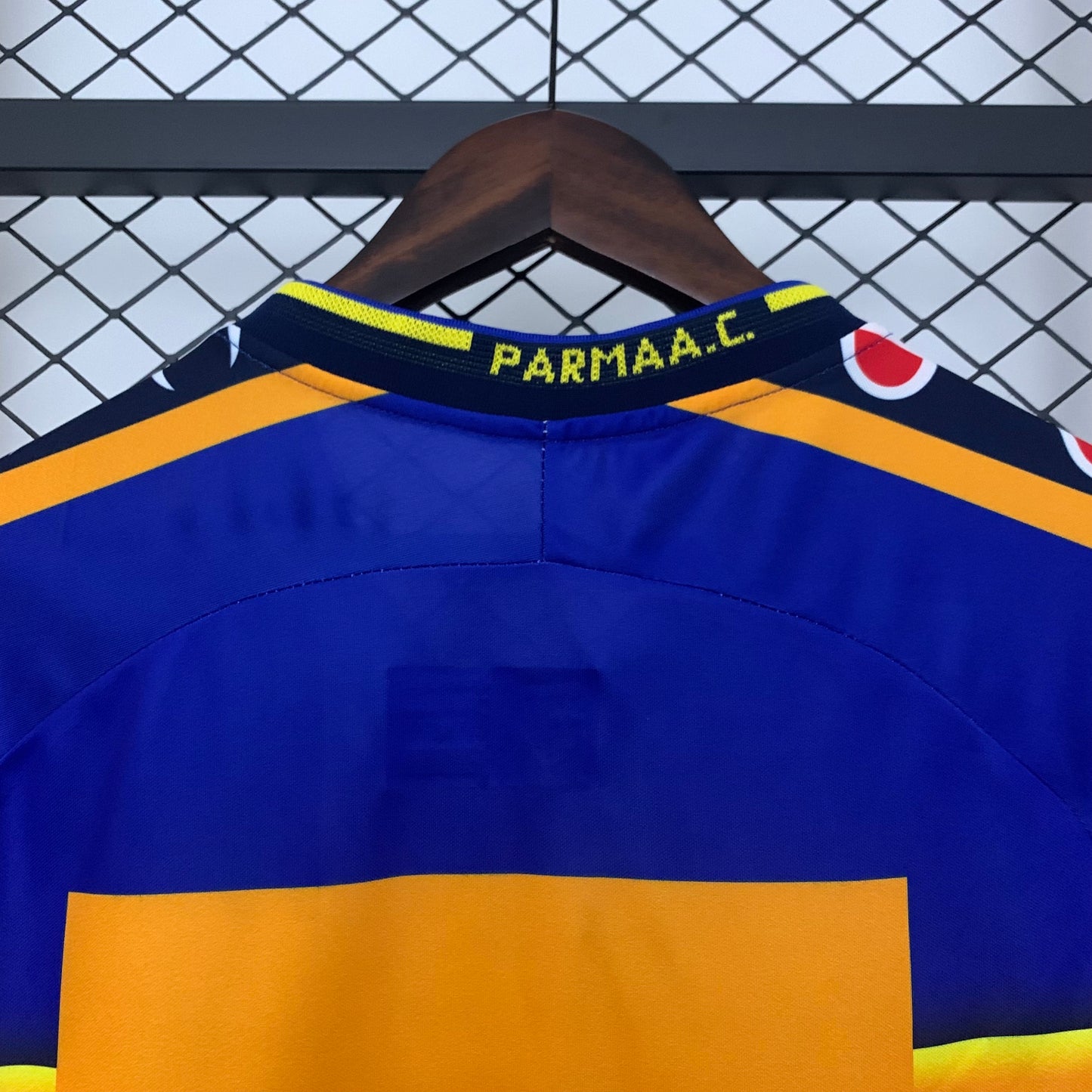 Retro Parma 02-03 Local