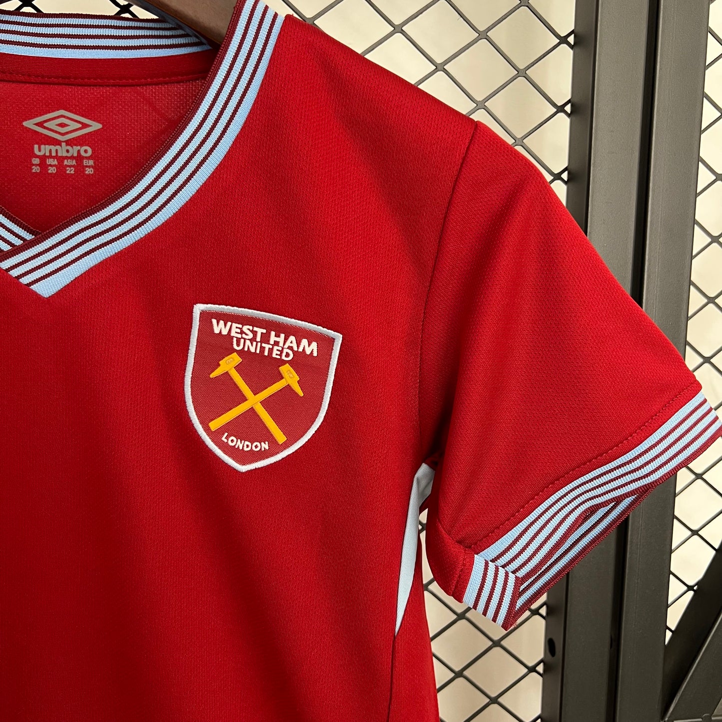 West Ham 25-26 Local (Niño)