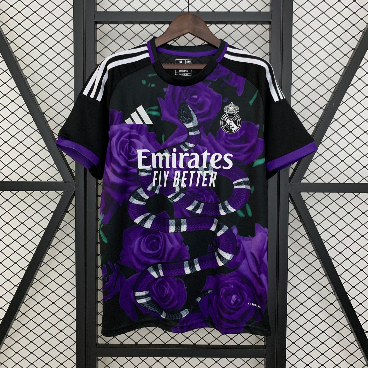 Real Madrid 2025 Edición Especial (Fan Version)