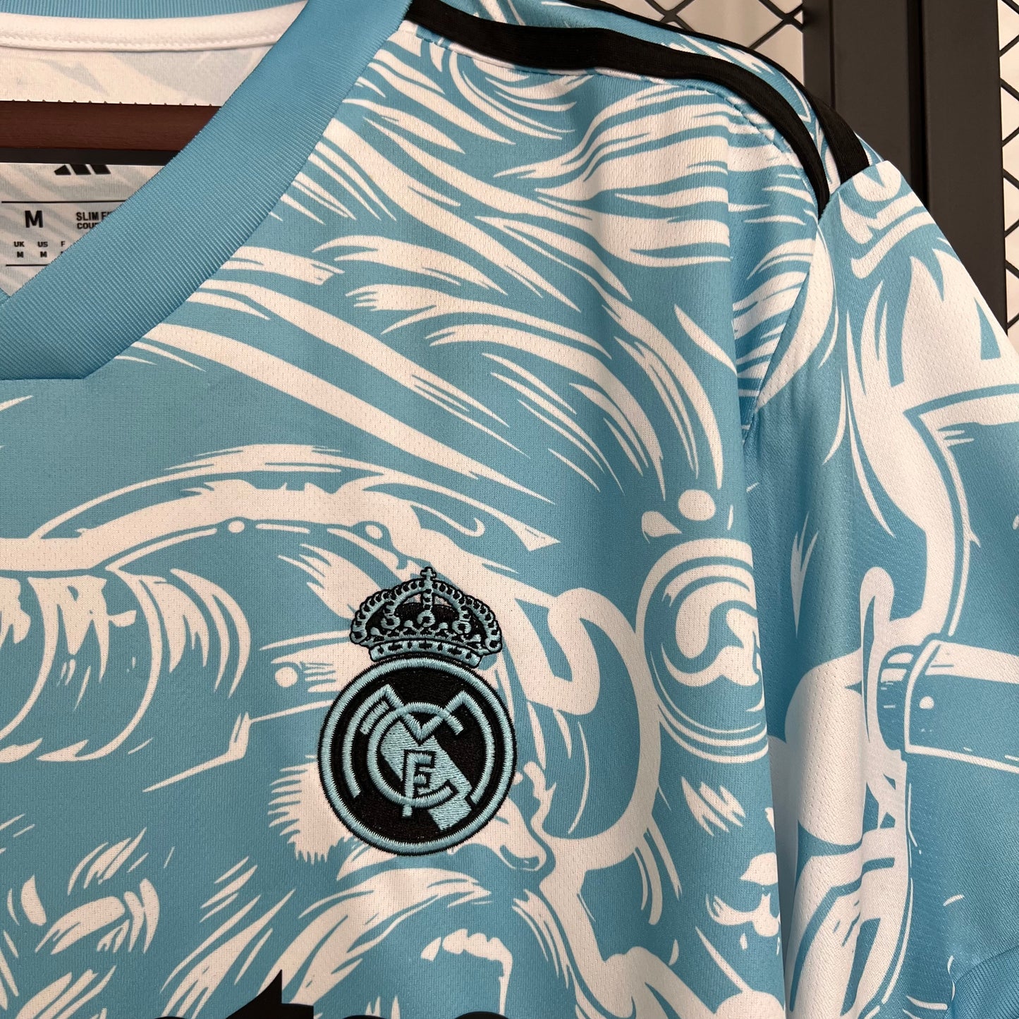 Real Madrid 2025 Edición Especial (Fan Version)