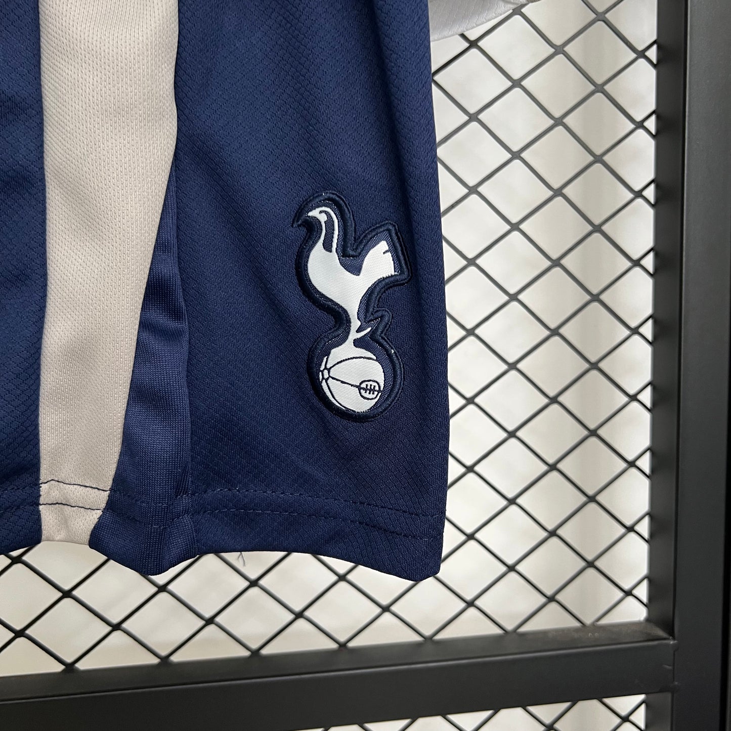 Tottenham 25-26 Local (Niño)