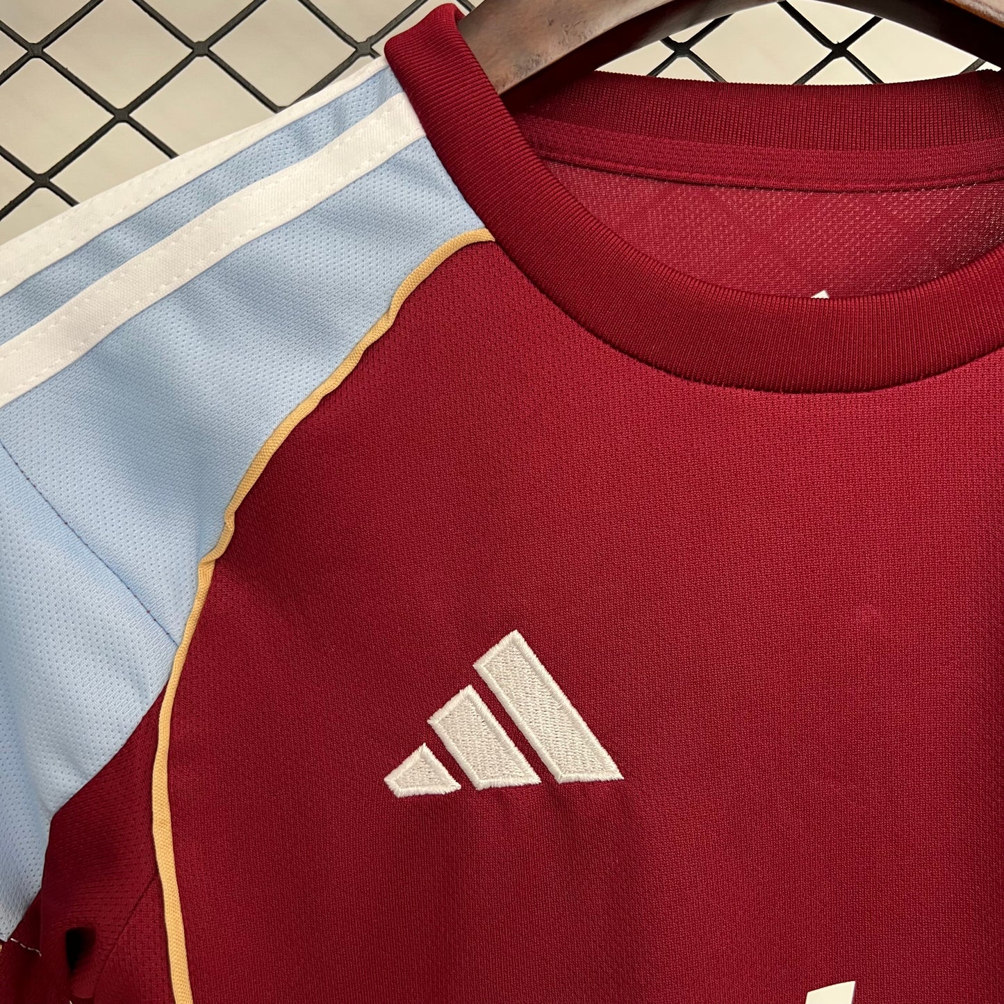 Aston Villa 25-26 Local (Niño)