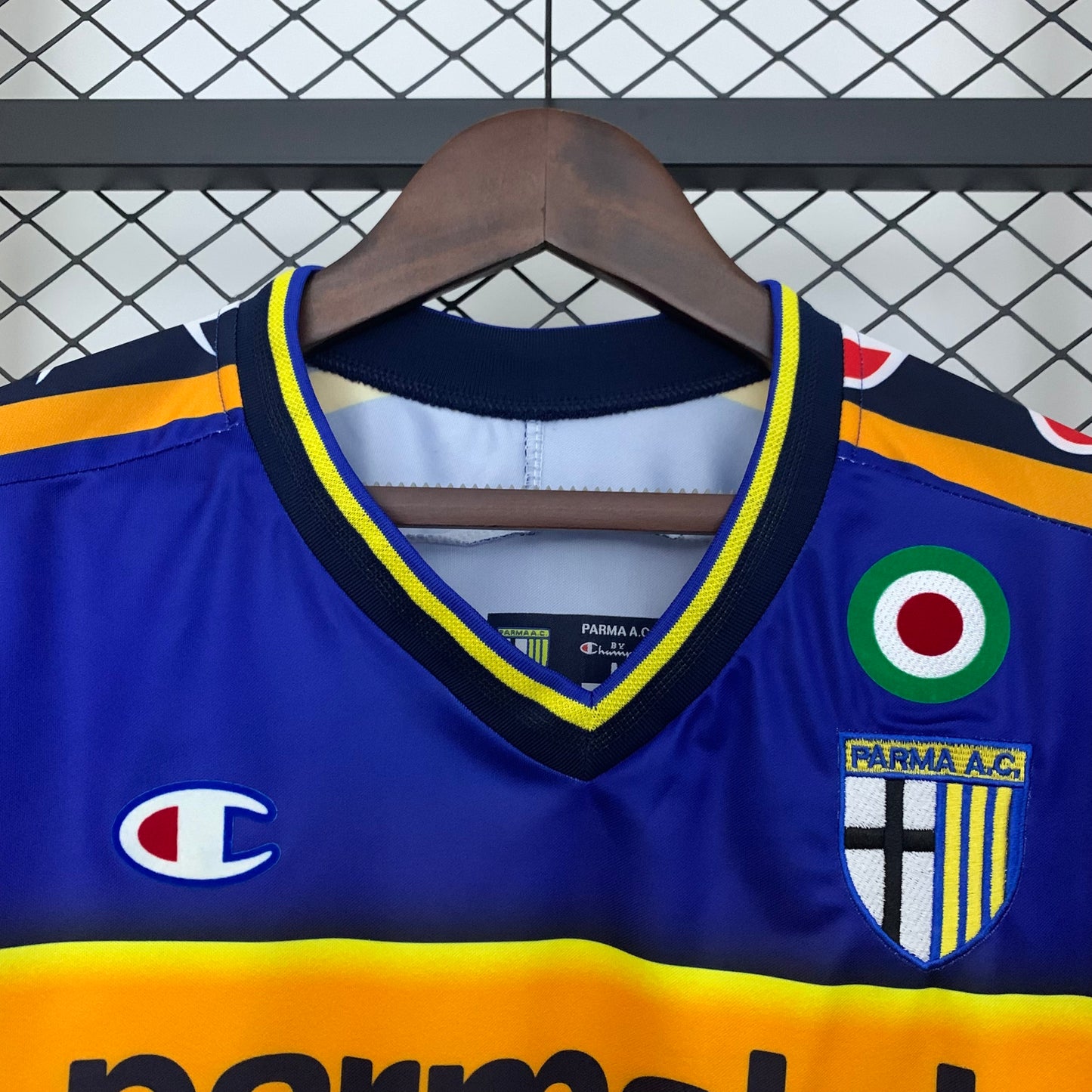 Retro Parma 02-03 Local