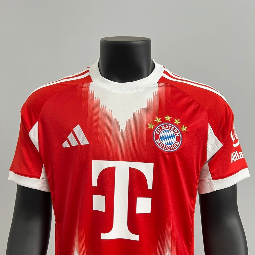 Bayern de Múnich 25-26 Local (Fan Version)