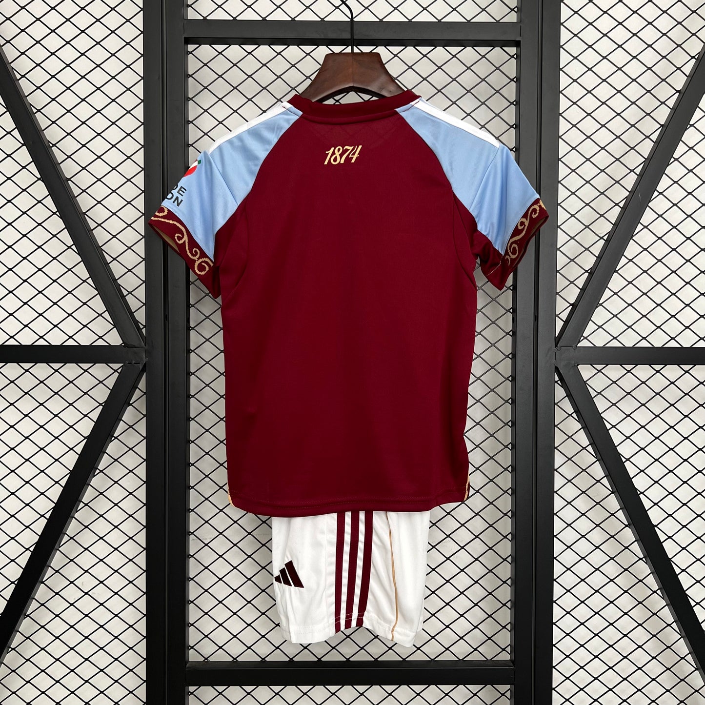 Aston Villa 25-26 Local (Niño)