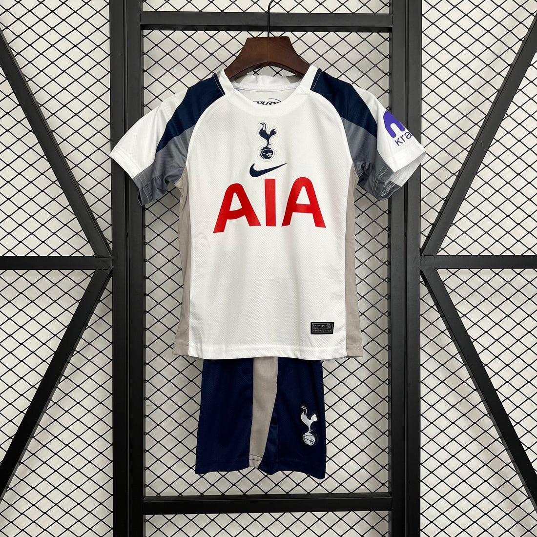 Tottenham 25-26 Local (Niño)