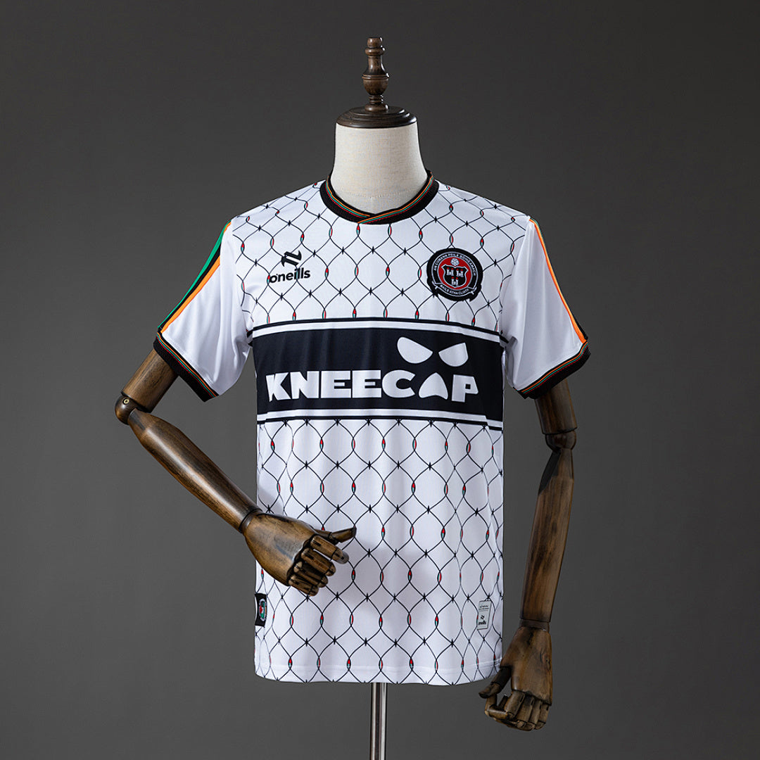 Bohemian 26-27 Visitante (Fan Version)