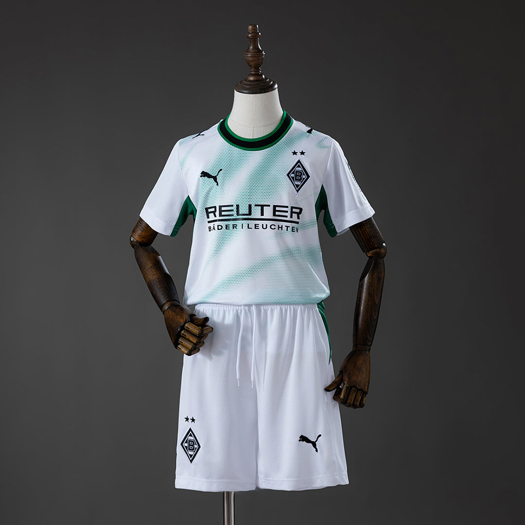 Borussia Mönchengladbach 26-27 Local (Niño)