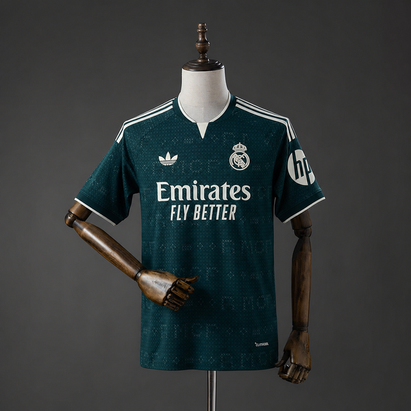 Real Madrid 26-27 Visitante (Fan Version)