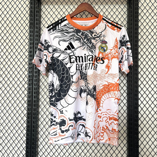 Real Madrid 2025 Edición Especial (Fan Version)