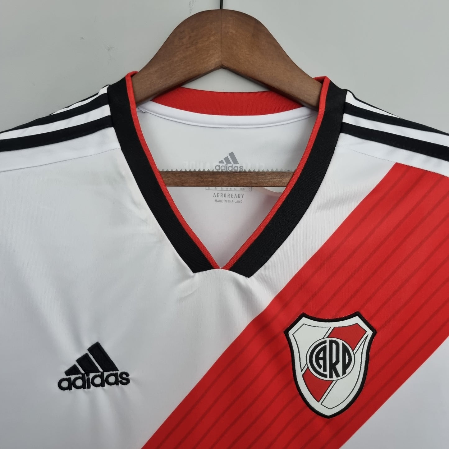 Retro River Plate 18-19 Local