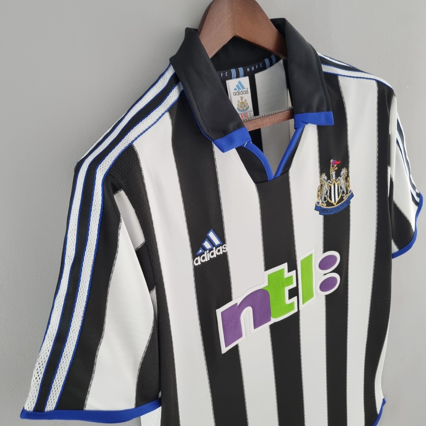 Retro Newcastle 00-01 Local