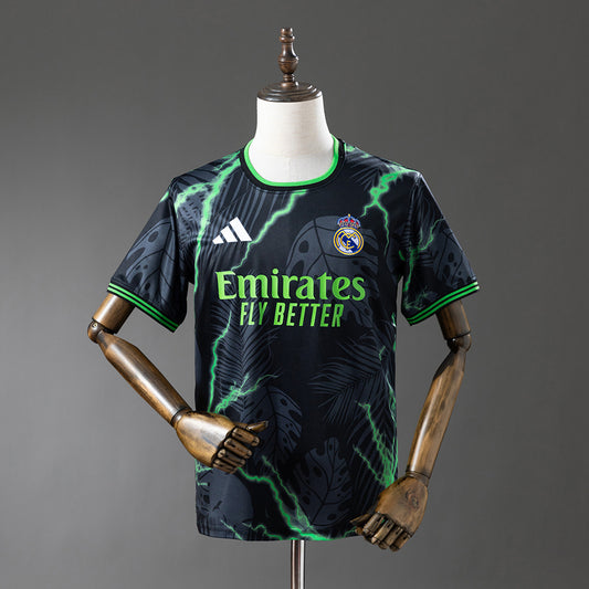 Real Madrid 2025 Edición Especial (Fan Version)